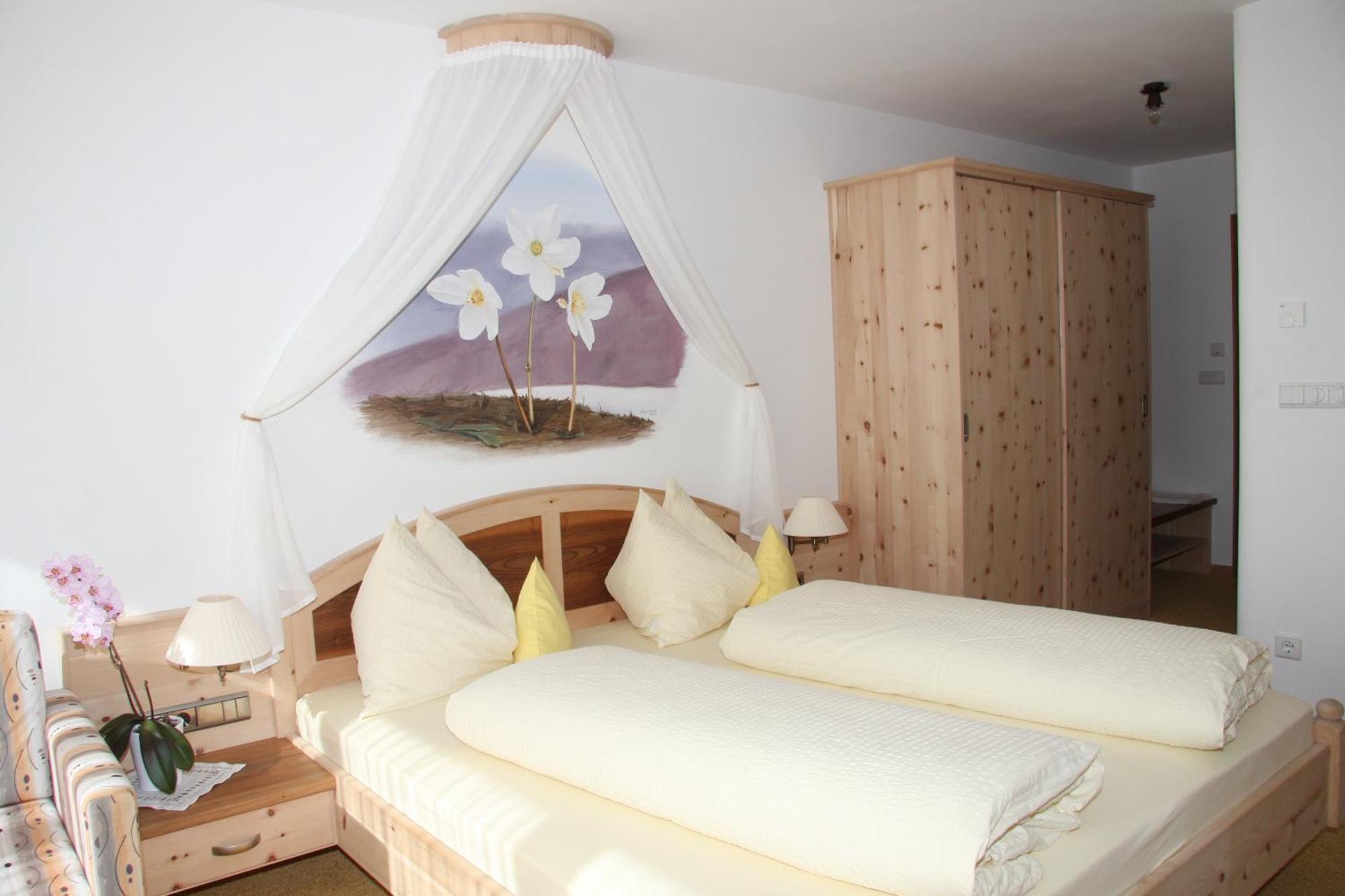 Hotel Restaurant Rosmarie Pfelders Room photo