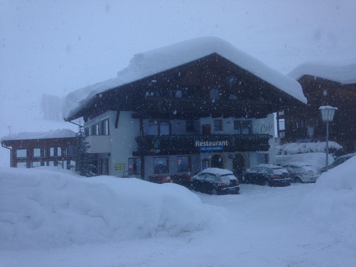 Hotel Restaurant Rosmarie Pfelders Exterior photo